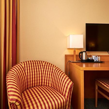 Hotel Schwertfirm Karlsfeld Buitenkant foto