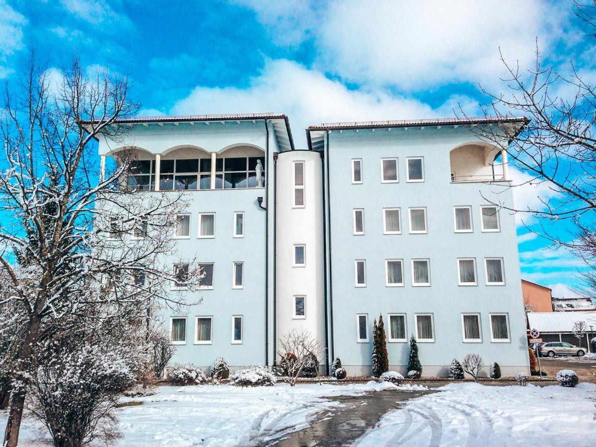Hotel Schwertfirm Karlsfeld Buitenkant foto